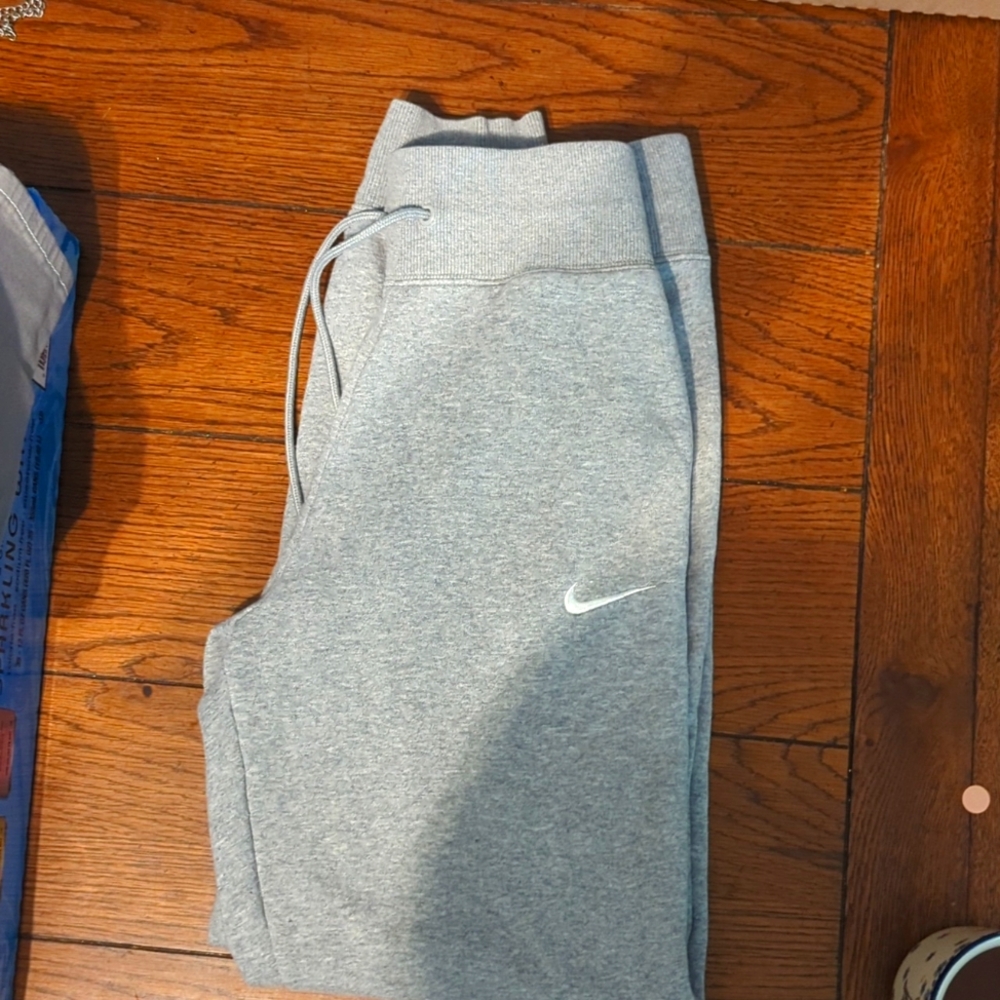 Sweat pants